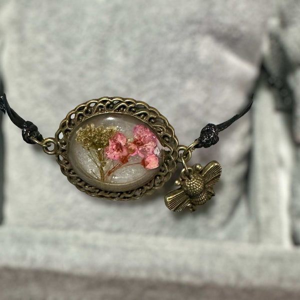 Bee-Friendly Bloom: Pink and White Flower Botanical Bracelet