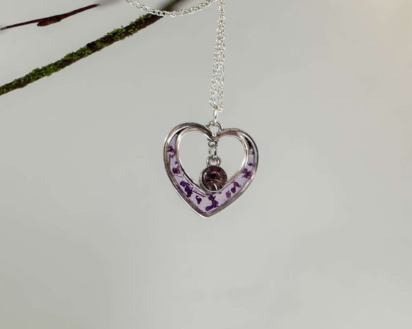 Blooming Hearts: Pressed Flower Petal Heart Pendants & Charms