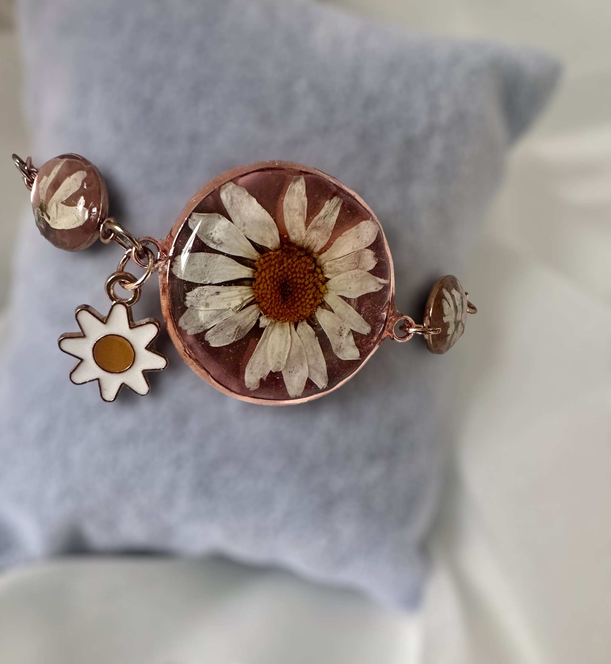 Botanical bracelets with real flowers by Smile with Flower.