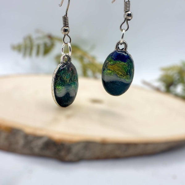 Aurora Borealis Delight: Color-Shifting Northern Lights Earrings
