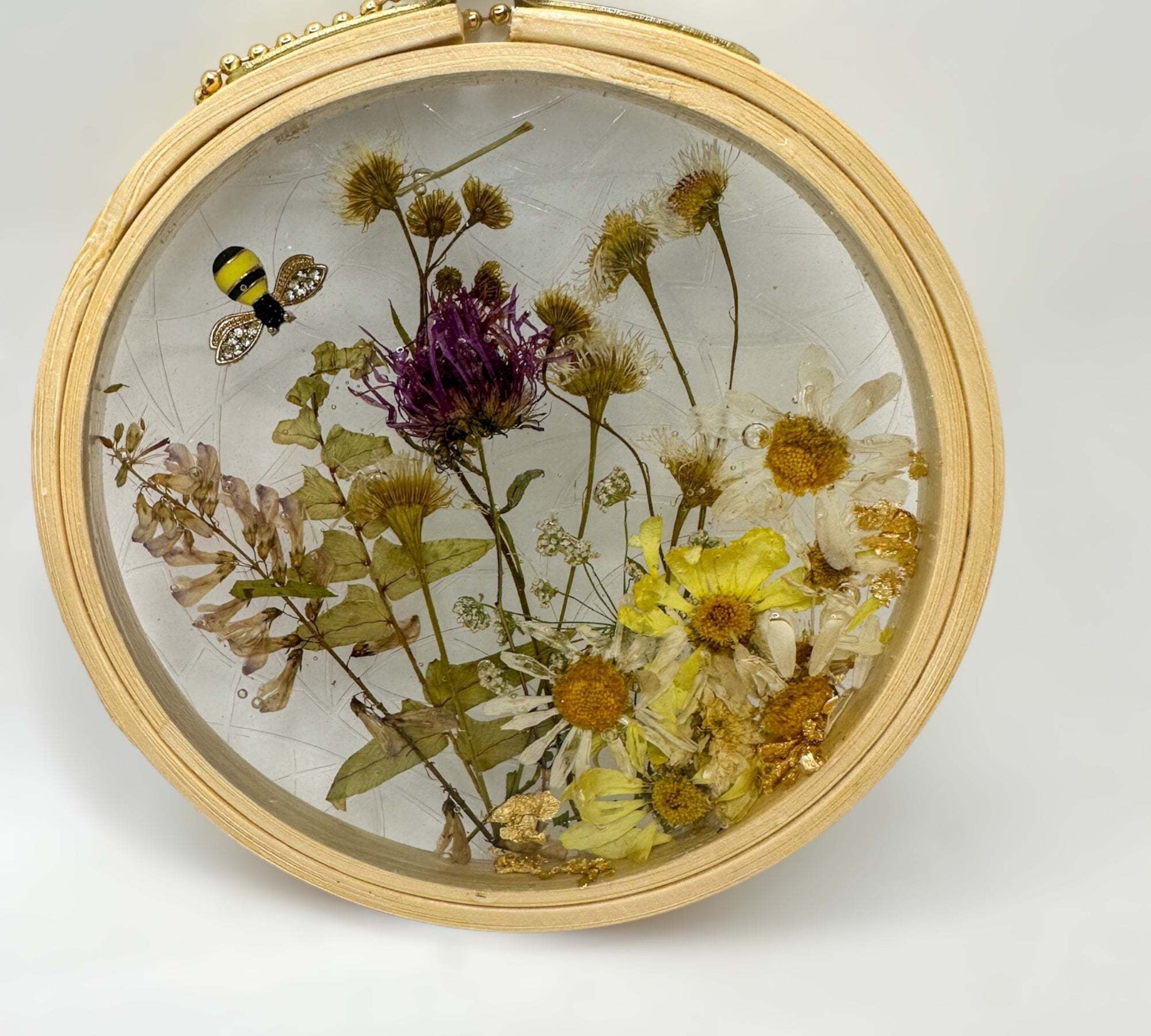 Floral Suncatcher with Rainbow Effect - Pressed Flowers with Bee Charm