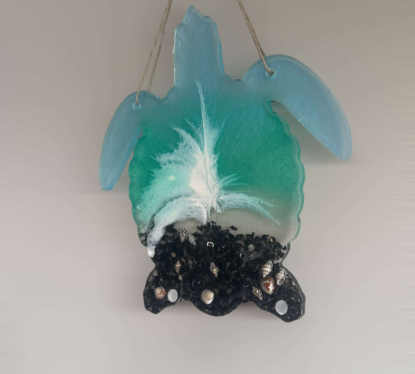 Handcrafted Resin Turtle Wall Hanger: Ocean-Inspired Home Decor