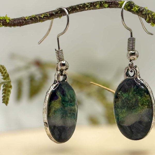 Aurora Borealis Delight: Color-Shifting Northern Lights Earrings