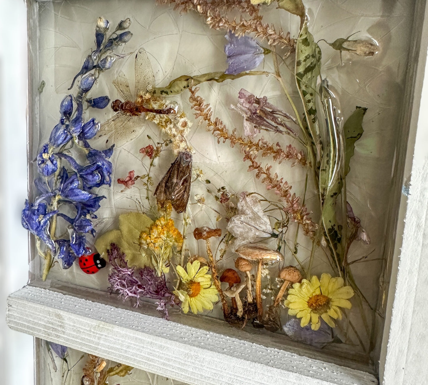 Garden Window Insipired by Nature - Pressed Flower and Botanical Decor
