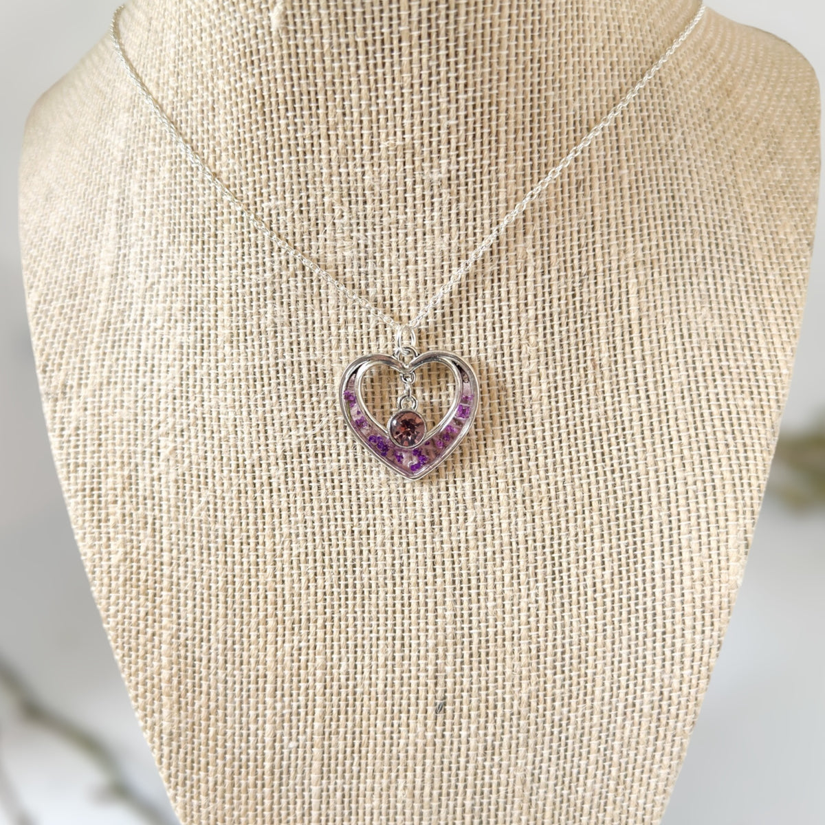 Blooming Hearts: Pressed Flower Petal Heart Pendants & Charms