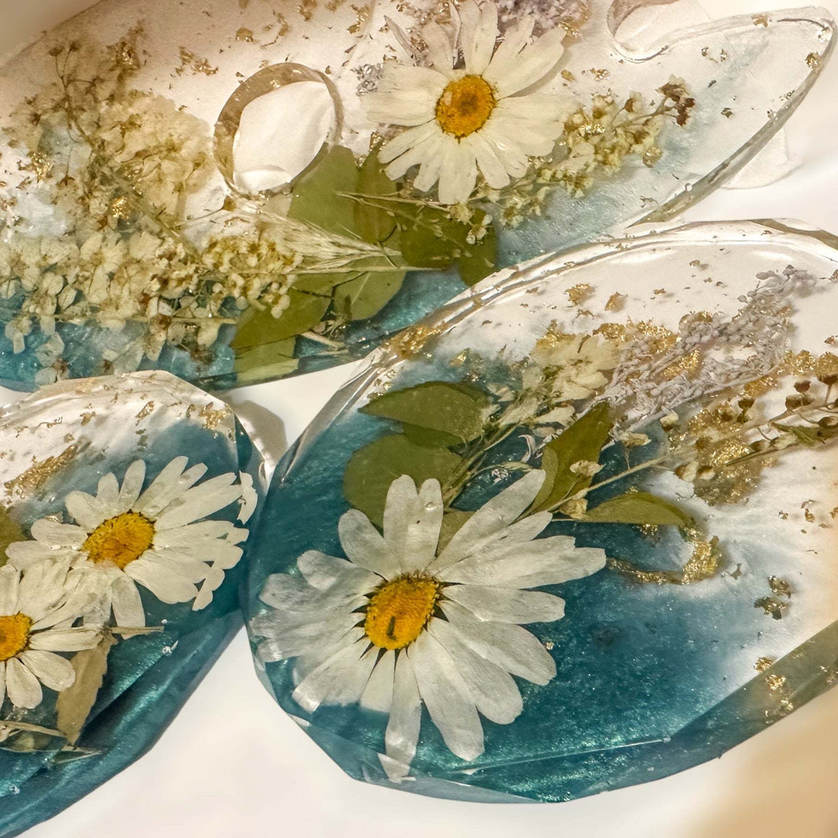 Wine Glass Caddy with 2 Coasters Resin Butler Coaster Set