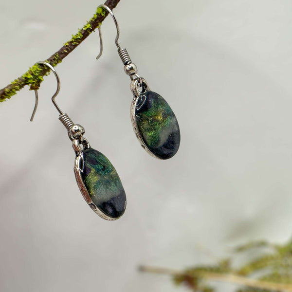 Aurora Borealis Delight: Color-Shifting Northern Lights Earrings