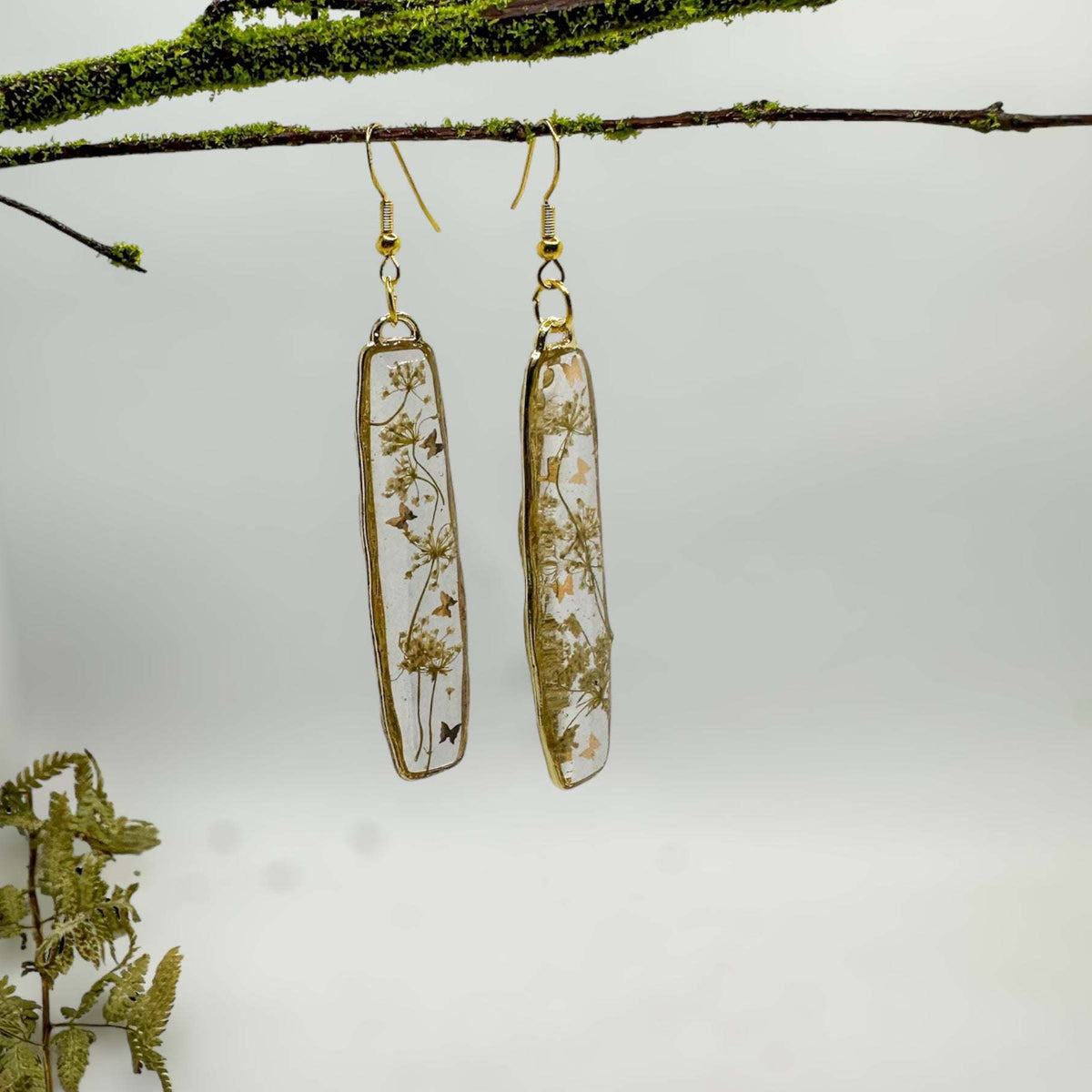 Bloom Cascade Earrings - Minimalistic Meets Boho - Pressed Flower