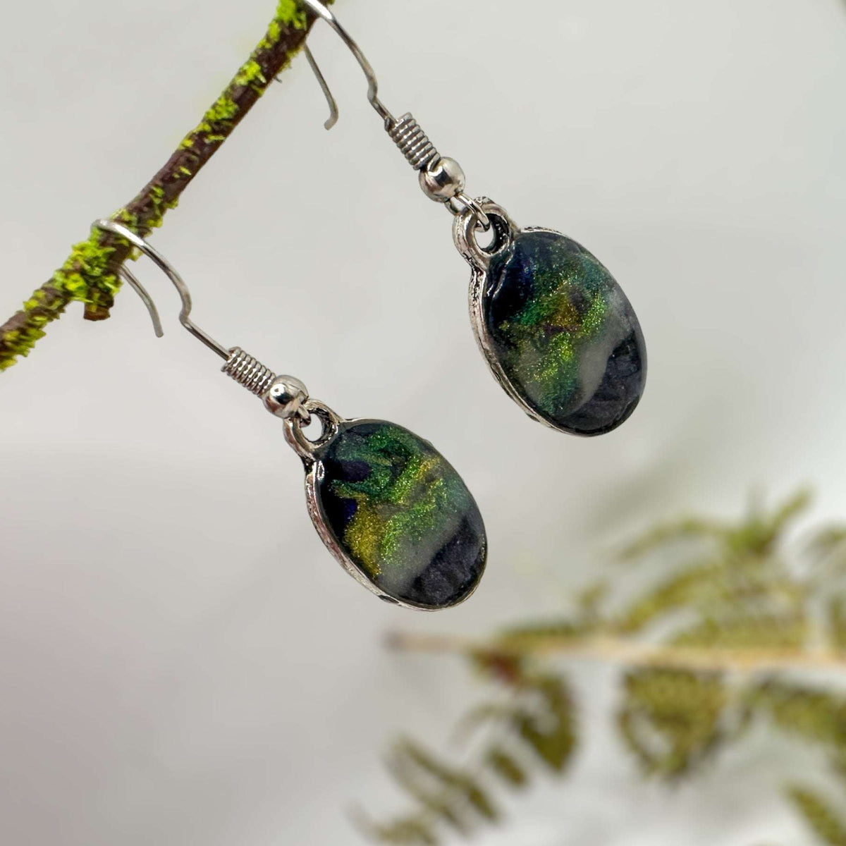 Aurora Borealis Delight: Color-Shifting Northern Lights Earrings