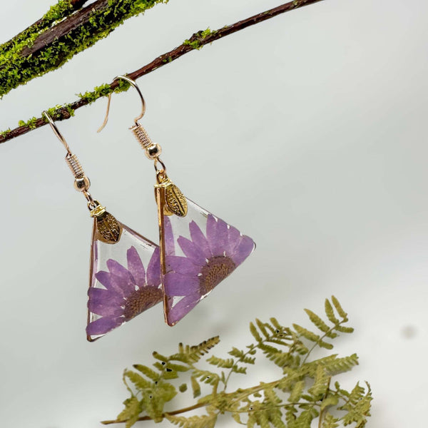 Daisy Charm - Handmade Pressed Flower Petal Resin Earrings