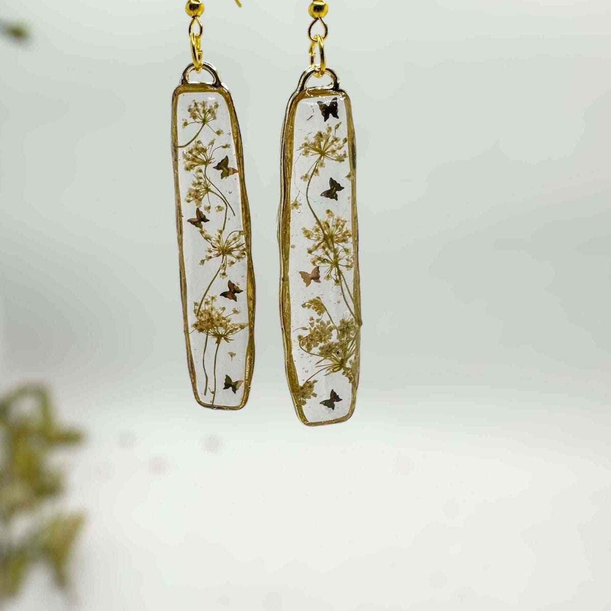 Bloom Cascade Earrings - Minimalistic Meets Boho - Pressed Flower