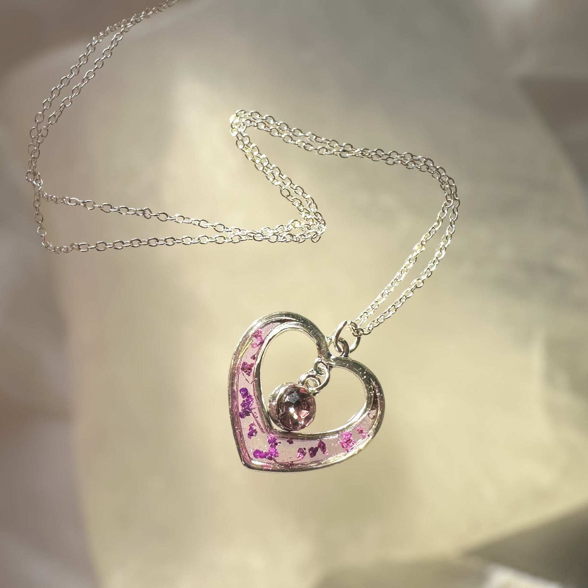 Blooming Hearts: Pressed Flower Petal Heart Pendants & Charms