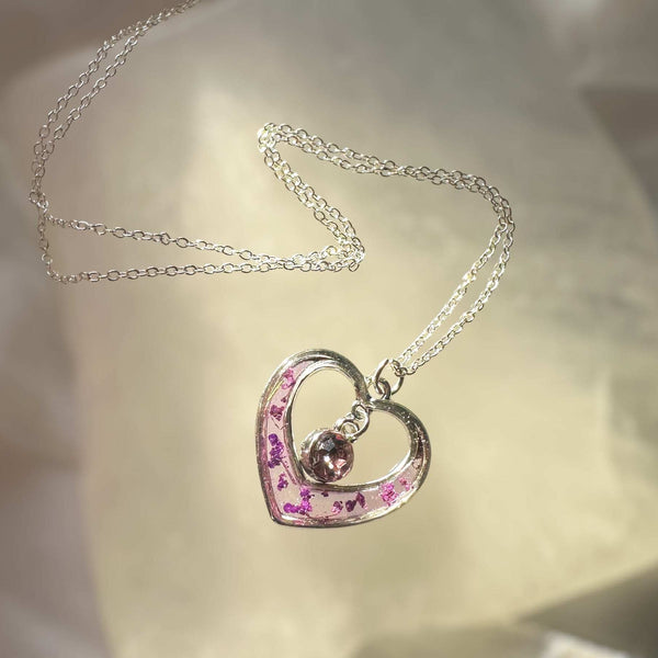 Blooming Hearts: Pressed Flower Petal Heart Pendants & Charms