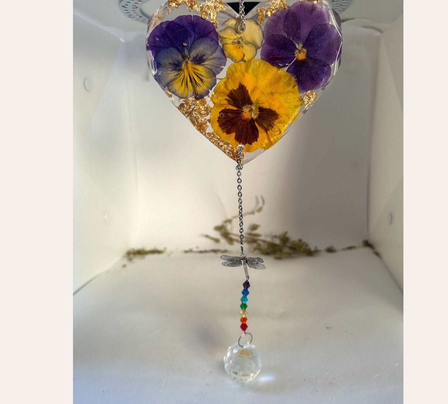 Pansy Dream Heart Suncatcher: Handcrafted Resin Botanical Window Charm