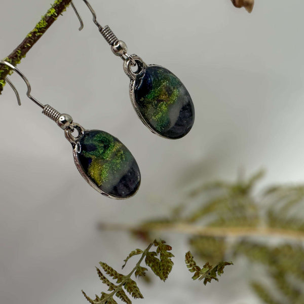 Aurora Borealis Delight: Color-Shifting Northern Lights Earrings