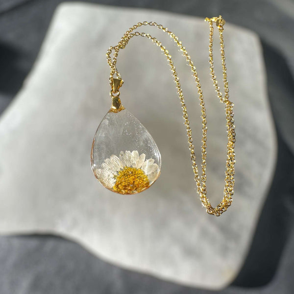 Daisy Teardrop Pendant - Real Dried Flower Jewelry in Silver and Gold 