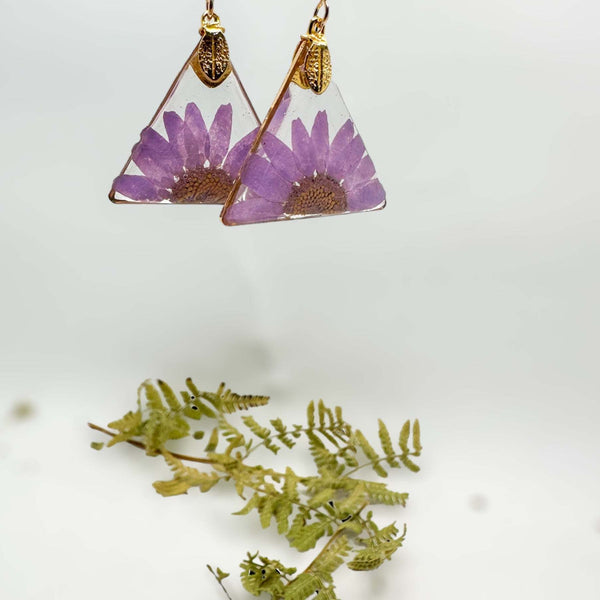 Daisy Charm - Handmade Pressed Flower Petal Resin Earrings