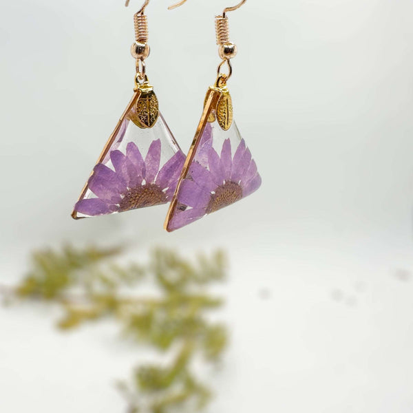 Daisy Charm - Handmade Pressed Flower Petal Resin Earrings