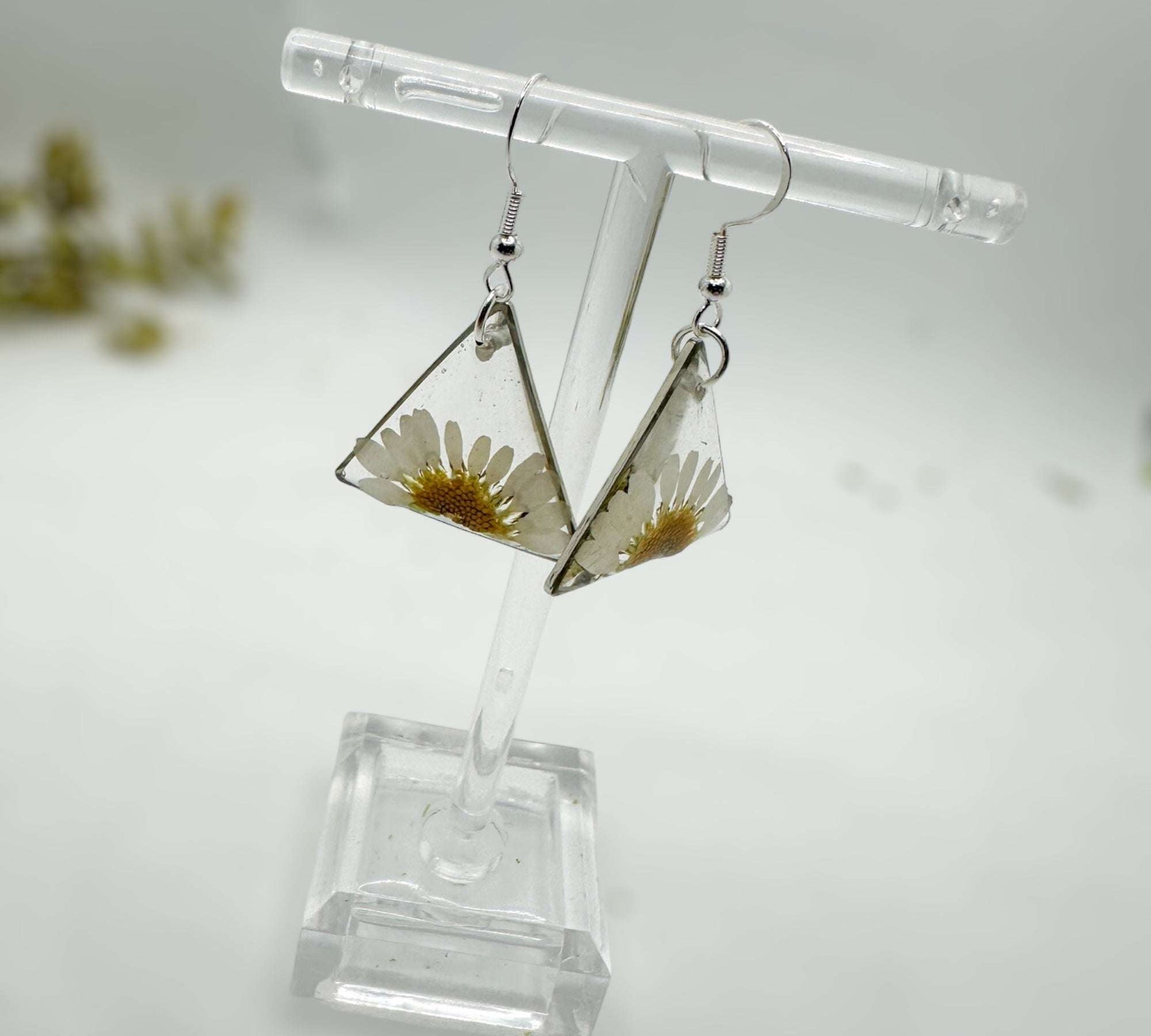 Daisy Charm - Handmade Pressed Flower Petal Resin Earrings