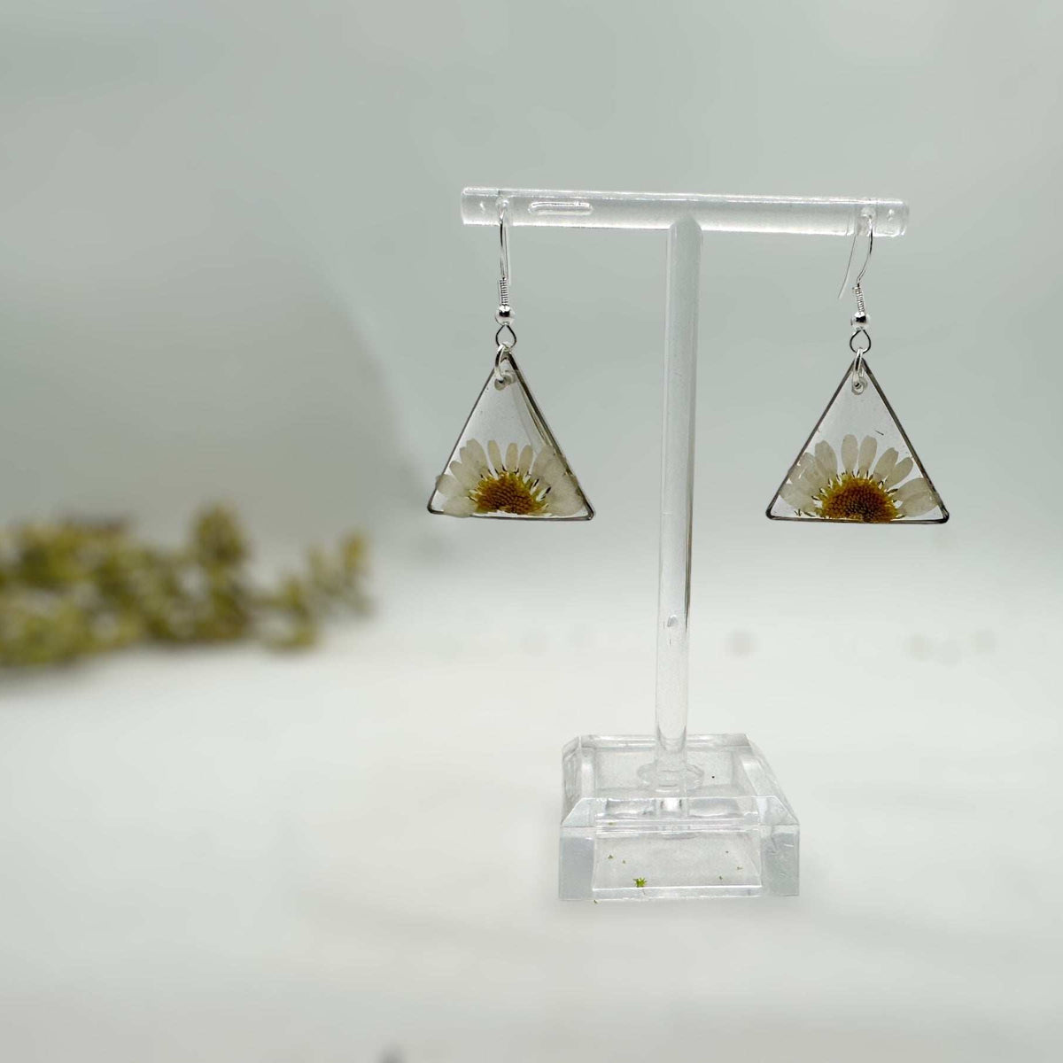 Daisy Charm - Handmade Pressed Flower Petal Resin Earrings