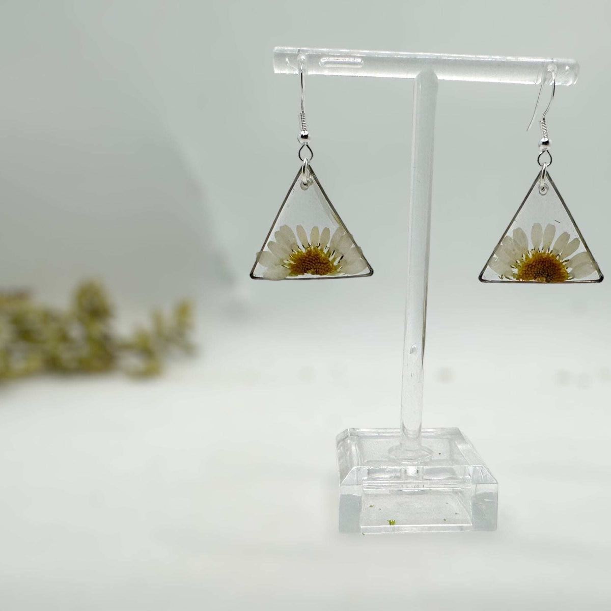 Daisy Charm - Handmade Pressed Flower Petal Resin Earrings