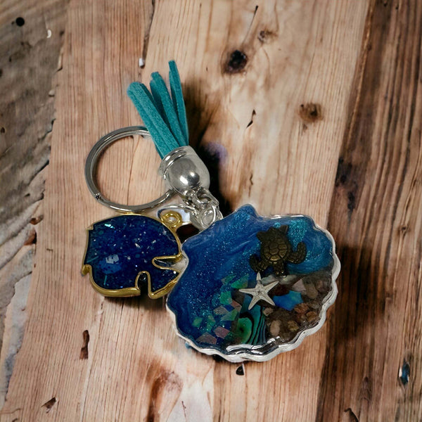 Keychain Handmade with Resin: Carry a Piece of the Sea with You