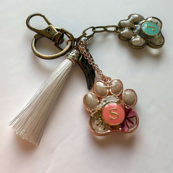 Memorial Pet Keepsake Keychain - Dog & Cat Custom Handmade Resin Paw
