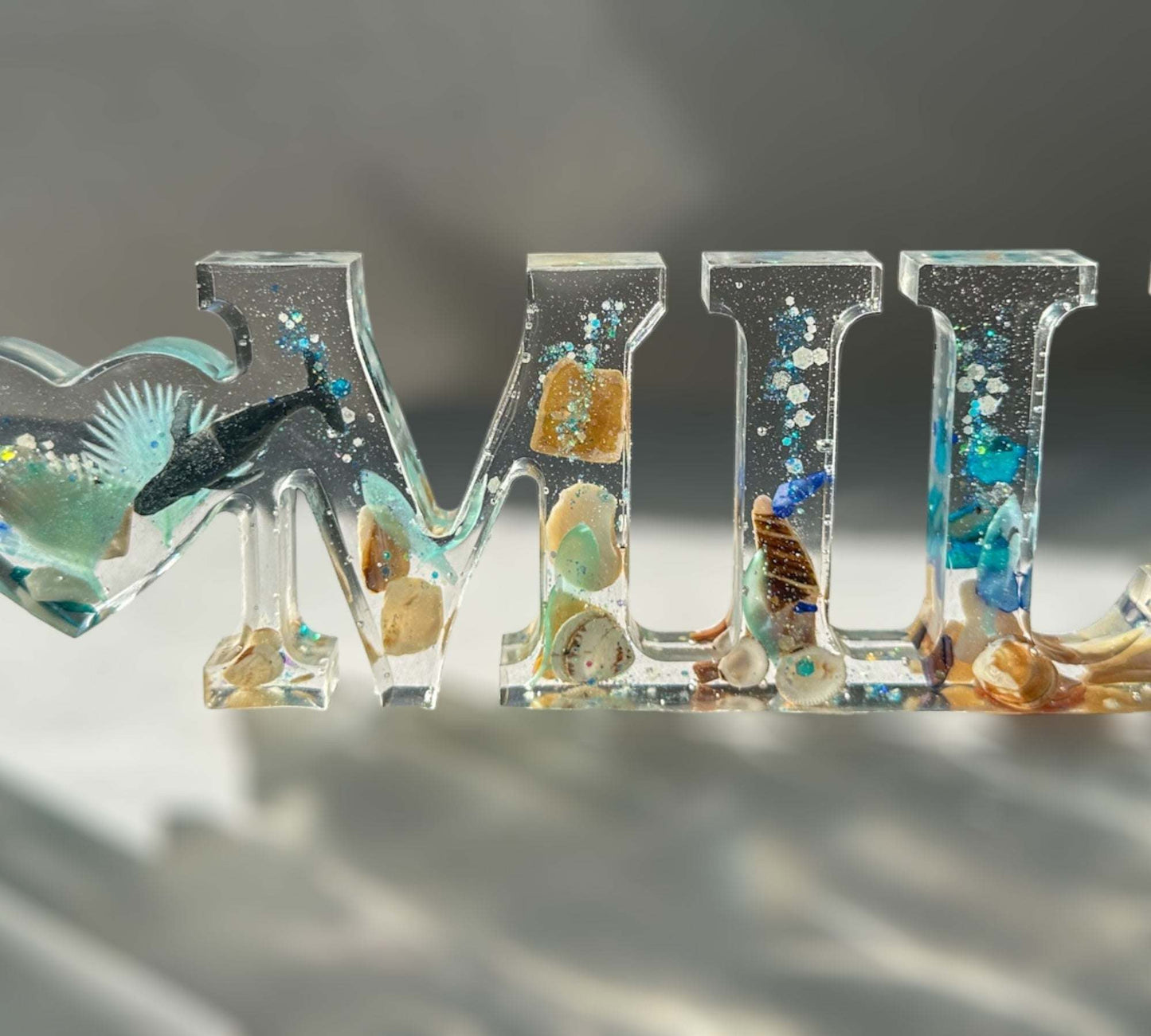FAMILY & Seashells - Freestanding Ocean Inspired Word Sign Decor