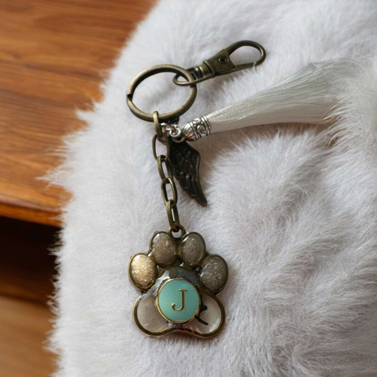 Memorial Pet Keepsake Keychain - Dog & Cat Custom Handmade Resin Paw