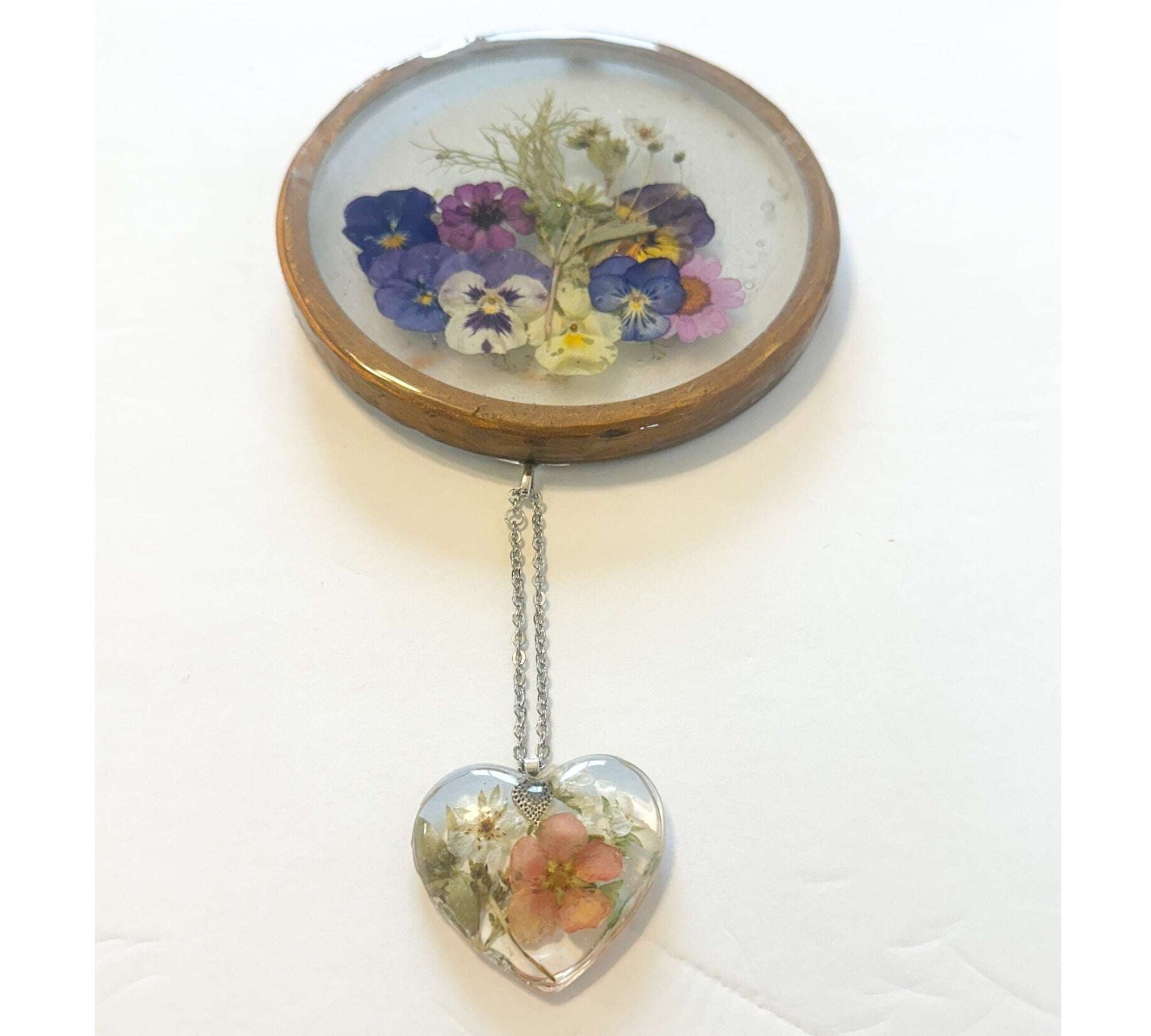 Suncatcher Pansy Wall Hanger - Floral Rustic Charm Wall Hanger 