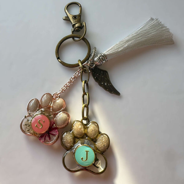 Memorial Pet Keepsake Keychain - Dog & Cat Custom Handmade Resin Paw