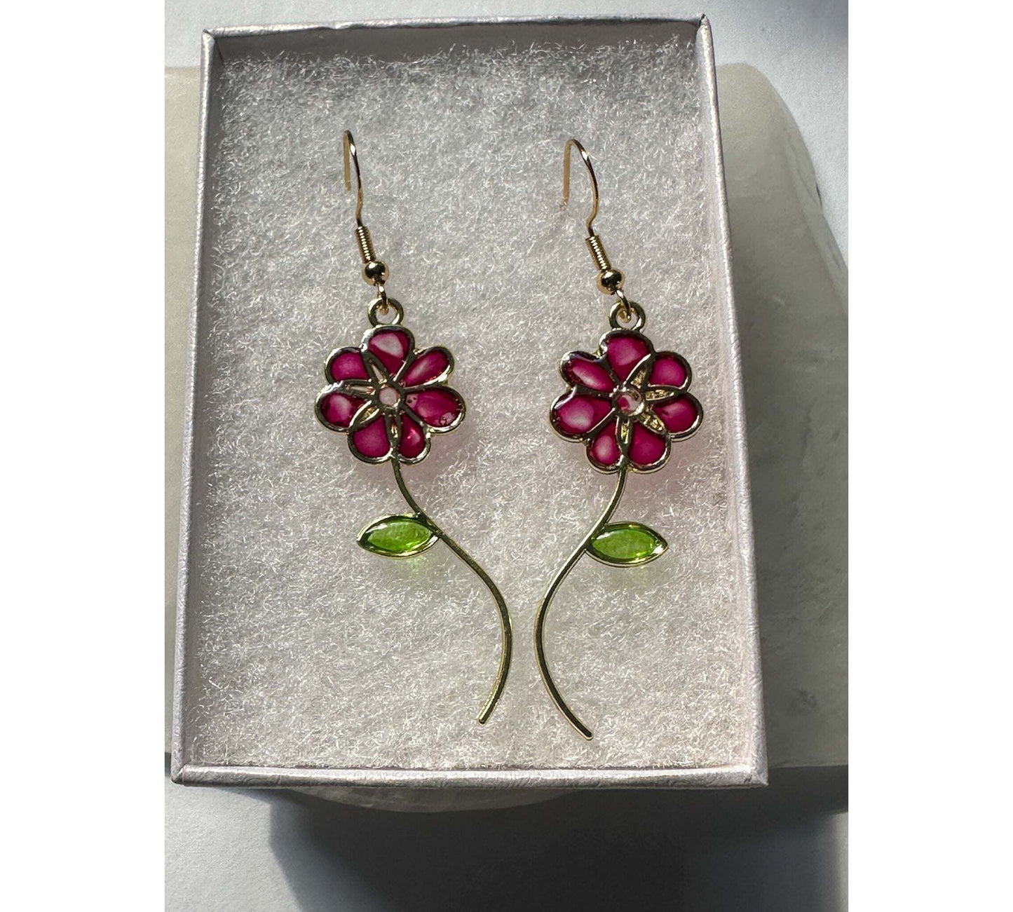 Handmade Quartz Blossom Resin Earrings - Bloom with Nature's Energy
