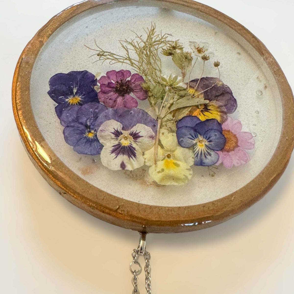 Suncatcher Pansy Wall Hanger - Floral Rustic Charm Wall Hanger 