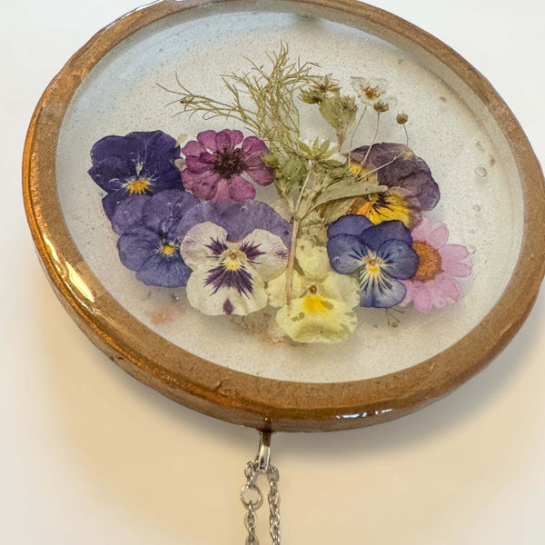 Suncatcher Pansy Wall Hanger - Floral Rustic Charm Wall Hanger 