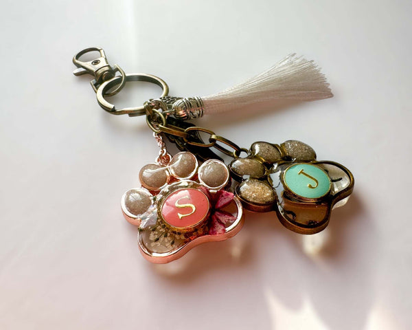 Memorial Pet Keepsake Keychain - Dog & Cat Custom Handmade Resin Paw