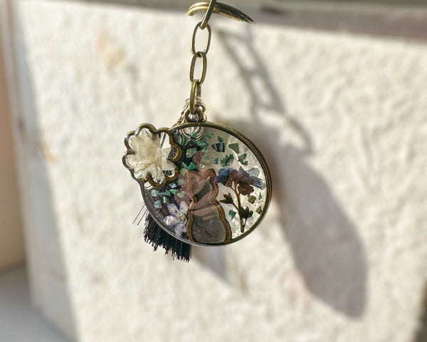 Cat Silhouette Keychains with Real Pressed Flowers Cat Lover Accessory