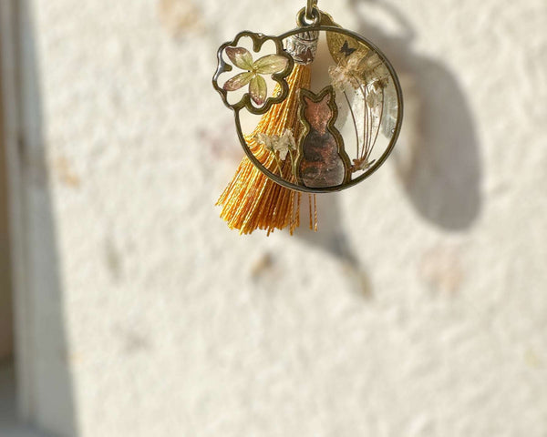 Cat Silhouette Keychains with Real Pressed Flowers Cat Lover Accessory