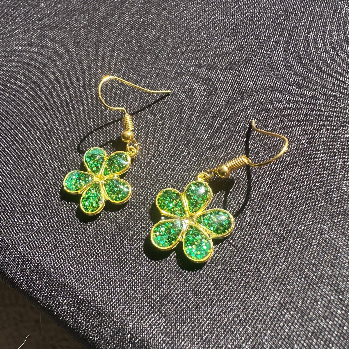 Boucle d'Oreille Fleur - Paillettes Vertes