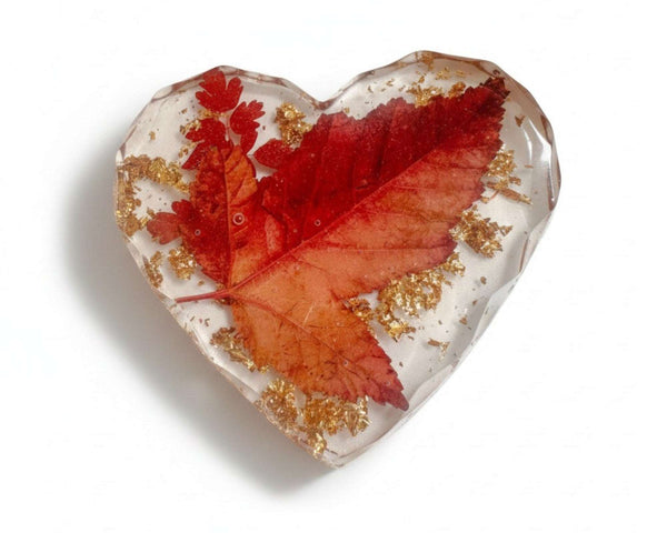 Heart-shaped Canadian Maple Leaf coaster with gold leaf accent in clear resin decor