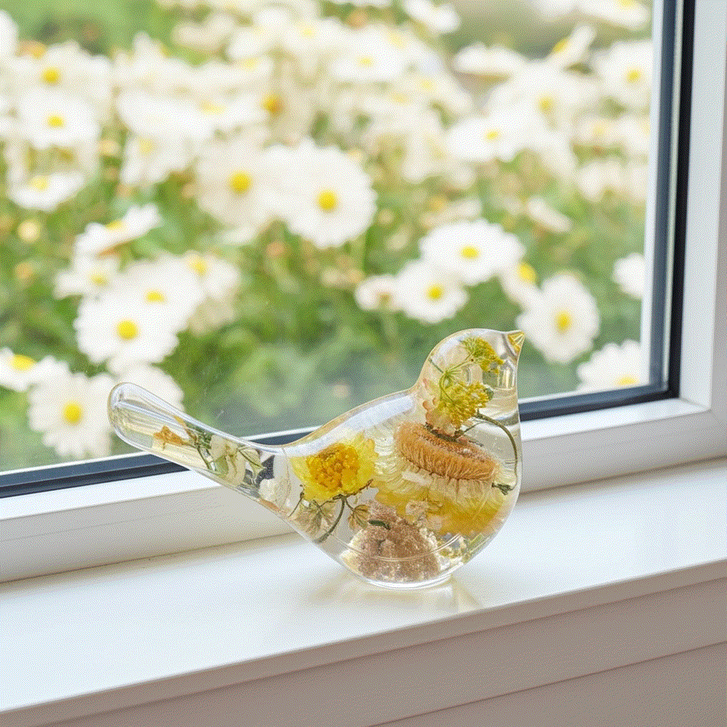 Handmade Golden Garden Songbird - Sunshine Strawflower Resin Bird