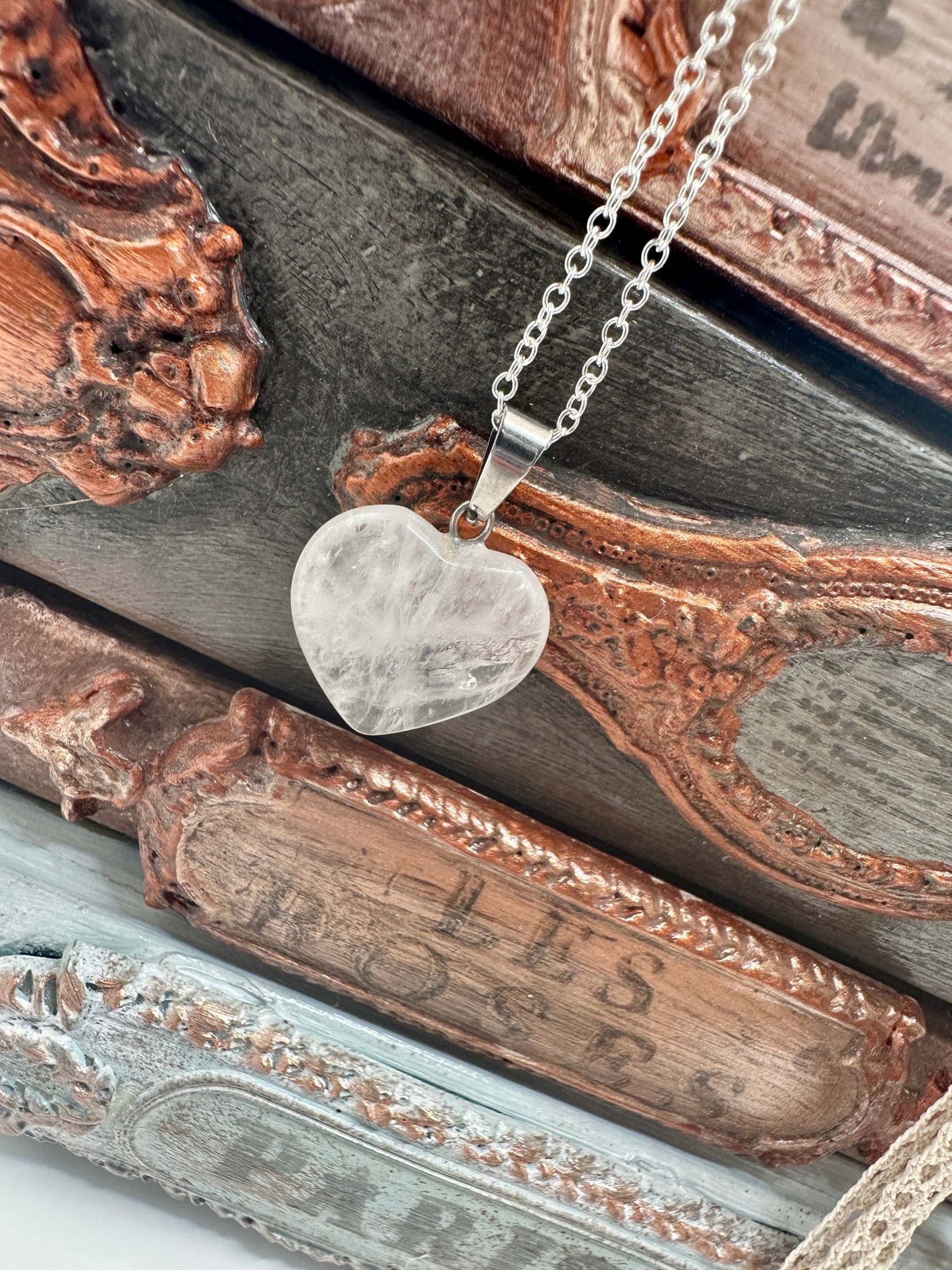 Collier pendentif en cristal de cœur de guérison - Quartz blanc