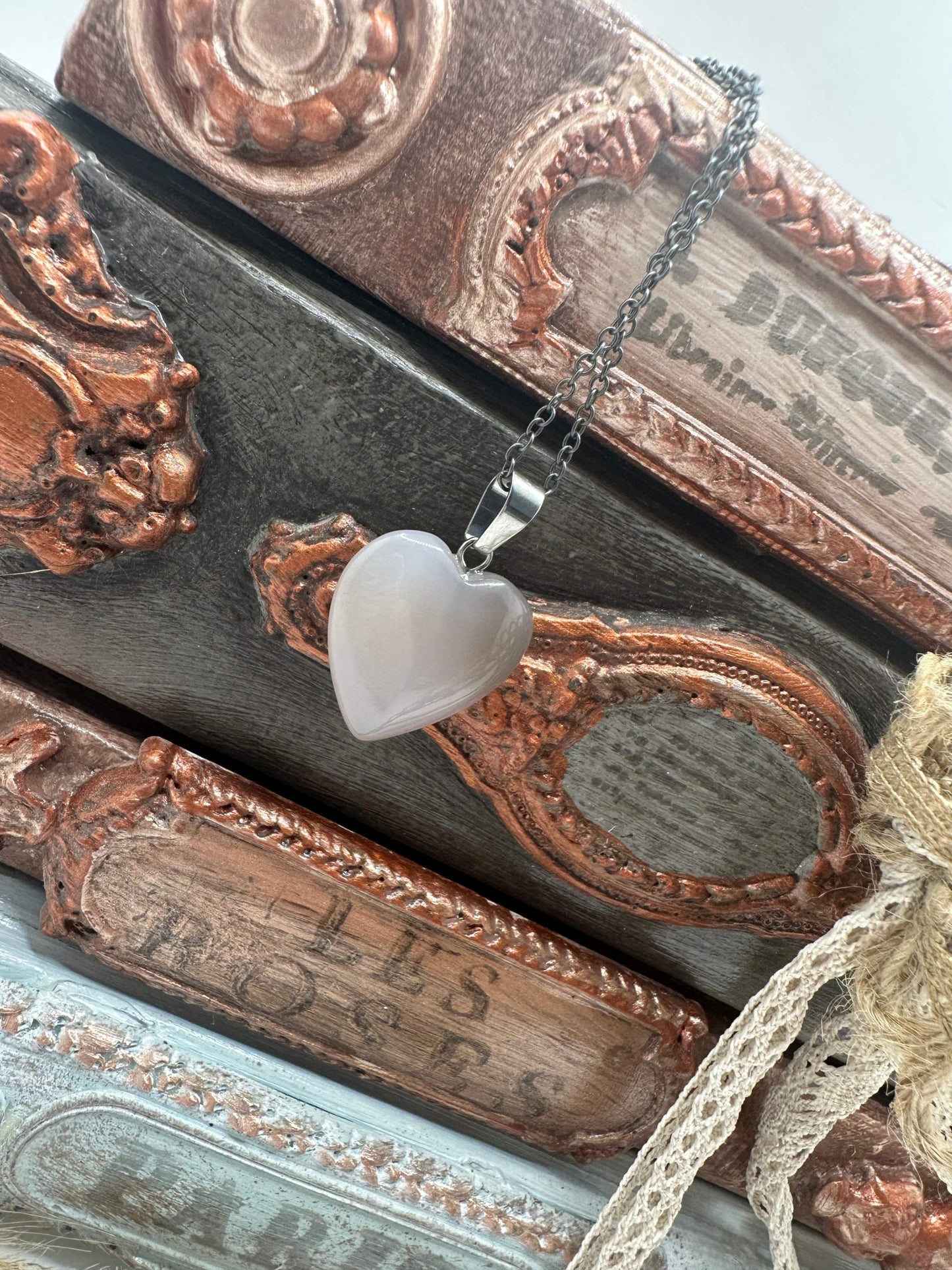 Collier pendentif en cristal de cœur de guérison - Agate grise