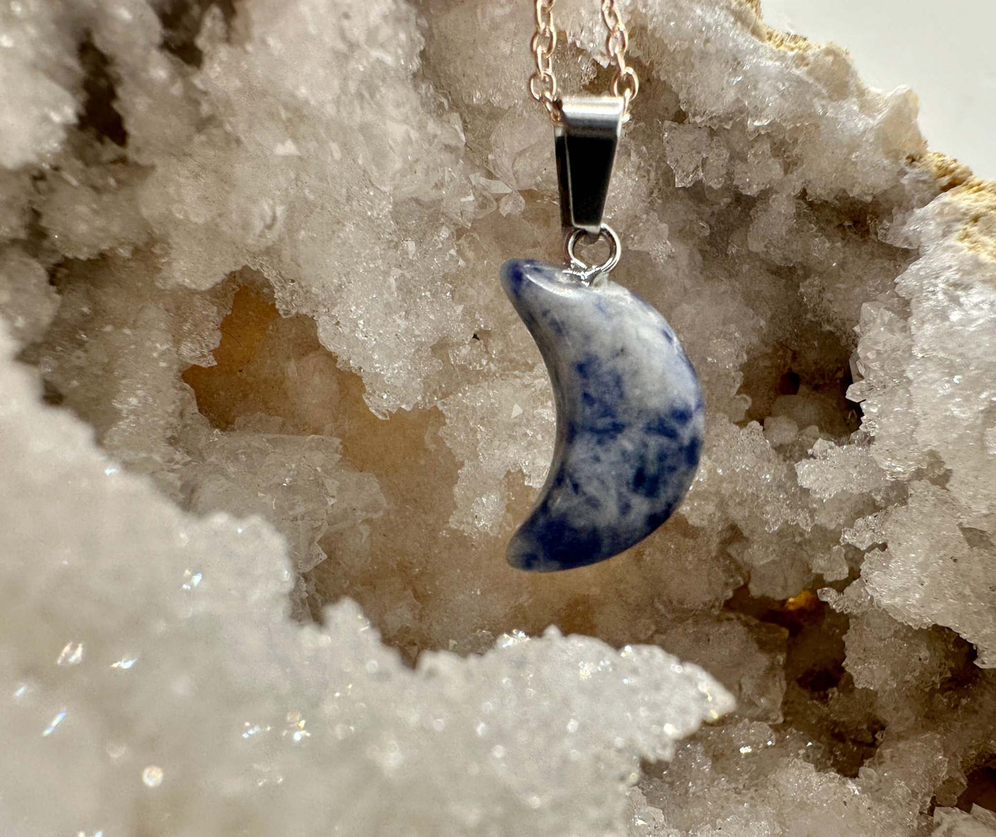 Collier Pendentif Cristal Lune - Bleu Tacheté